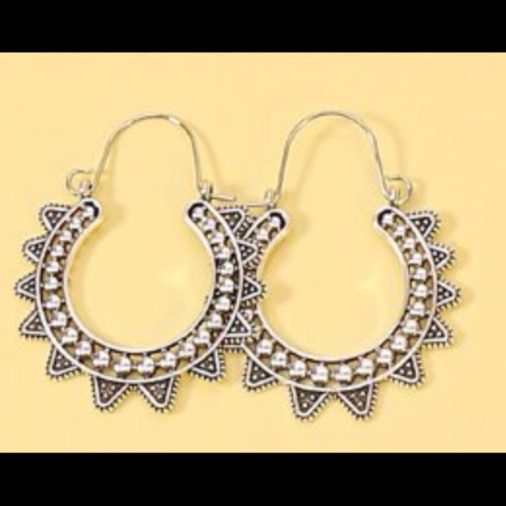 🌸2/$28 Or 🌺3/$33 Silver Sunburst Mandala Hoops
